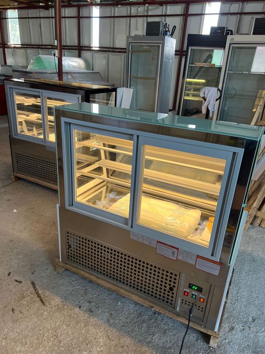 Vitrina frigorifica pentru prajituri 120 cm lungime