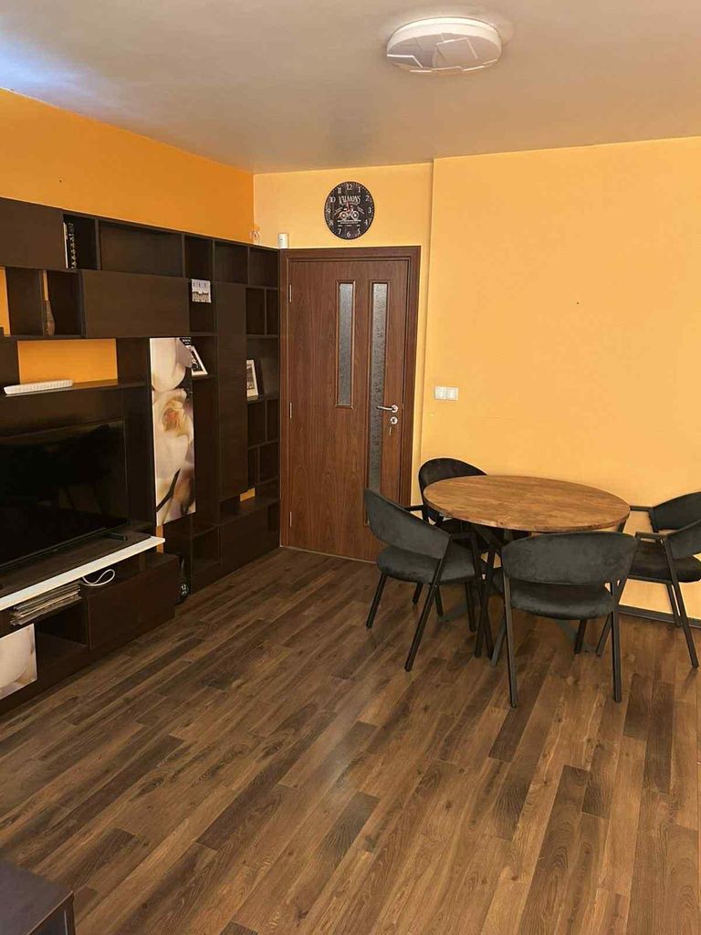 Дава се под наем Двустаен апартамент в София, Бъкстон - 52 кв.м за 550 € - Снимка #2
