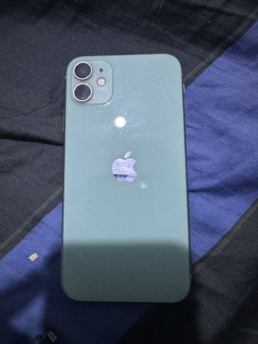 Vand iphone 11 verde