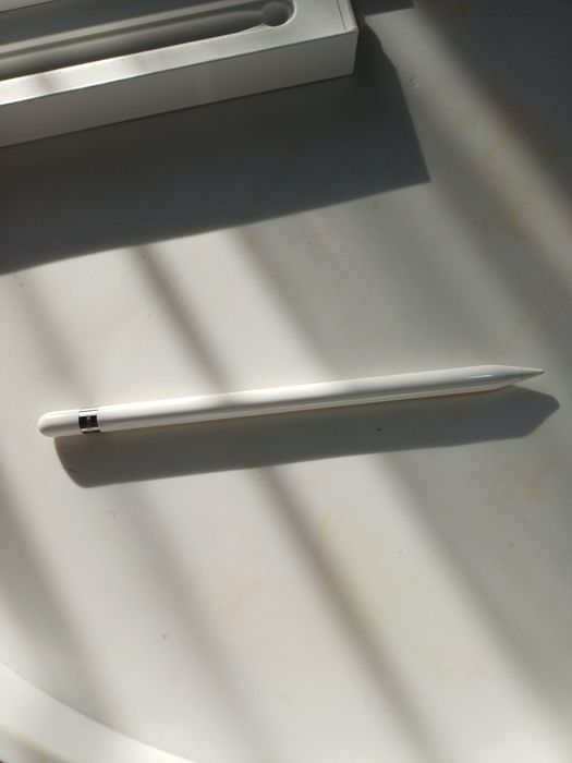 Стилус Apple Model A1603 MQLY3ZM/A белый