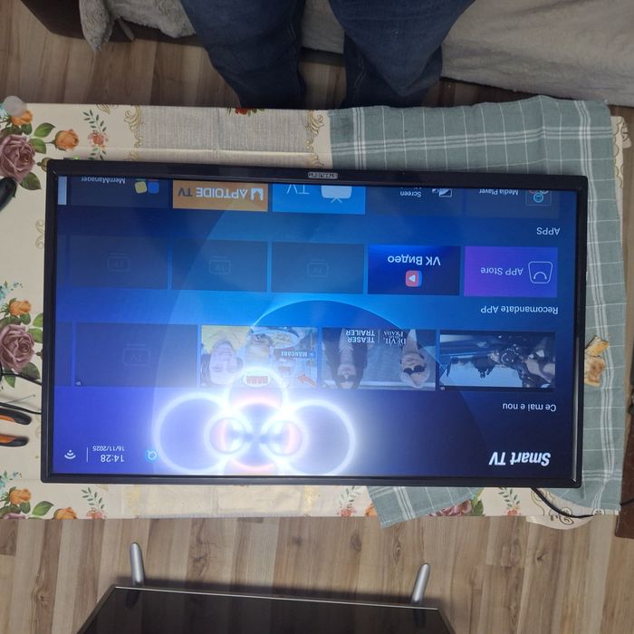 Vand smart tv starlight de 81cm