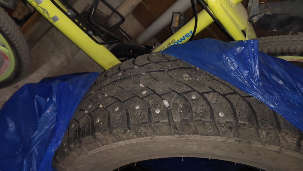 Шины зимние 215/65/16