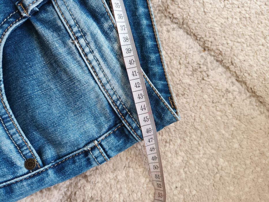 Мъжки дънки малко носени