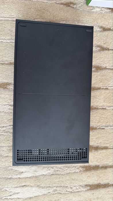 Продавам ЧИСТО нов xbox series S 1T