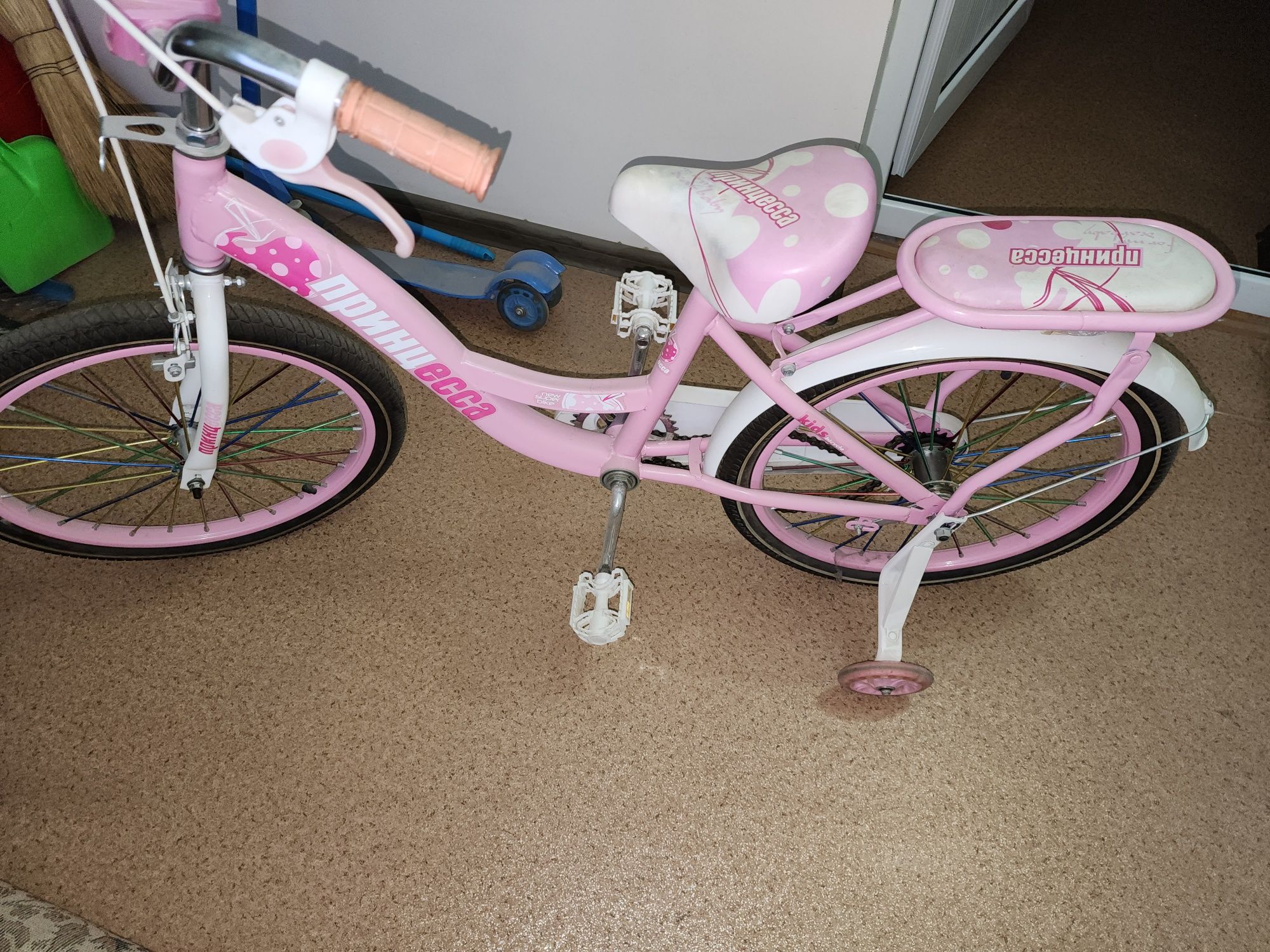 Велосипед для девушек.  Состояние отличное.