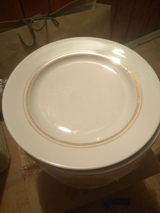 Продаются тарелки (большие)