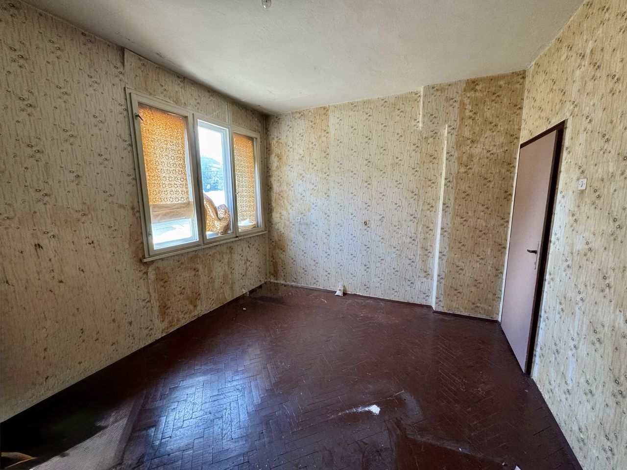 Продава се Тристаен апартамент в Русе, Мальовица - 102 кв.м за 736 €/кв.м - Снимка #4