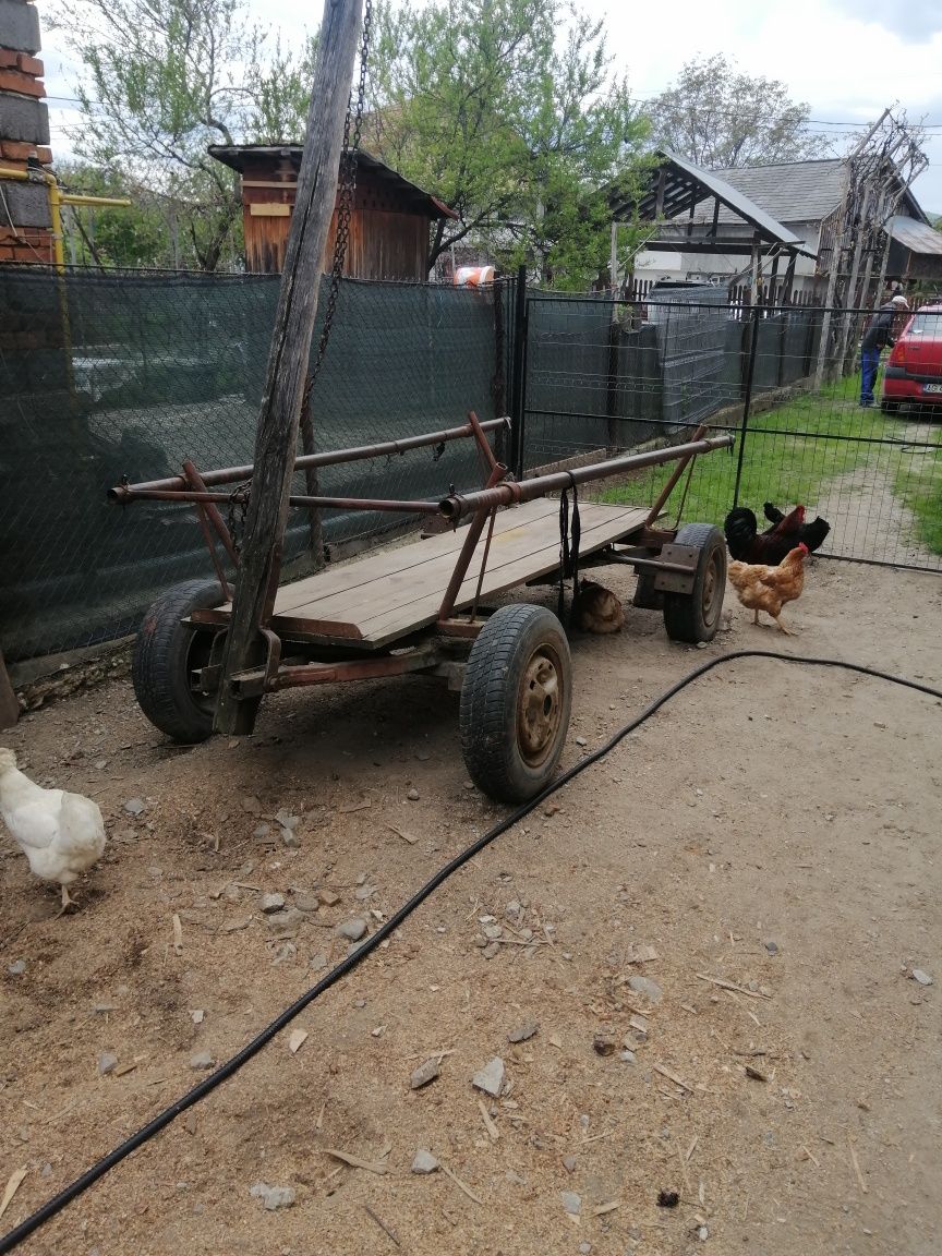 Vând căruță pe roti auto