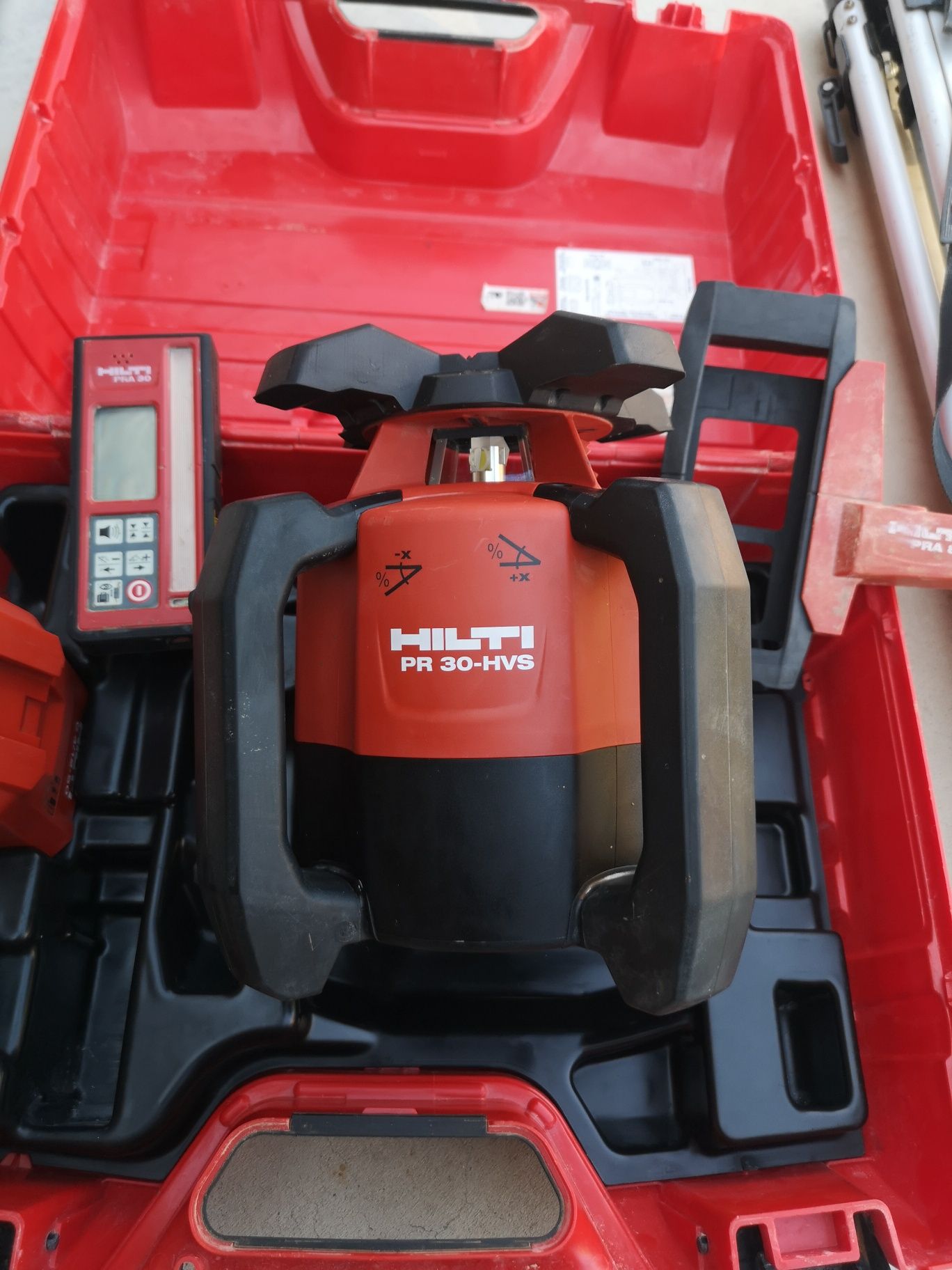 Ротационен лазерен нивелир Hilti PR 30 - HVS A12