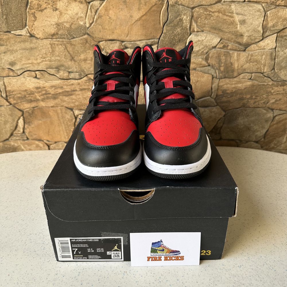 Air Jordan 1 Mid Black Fire Red 38