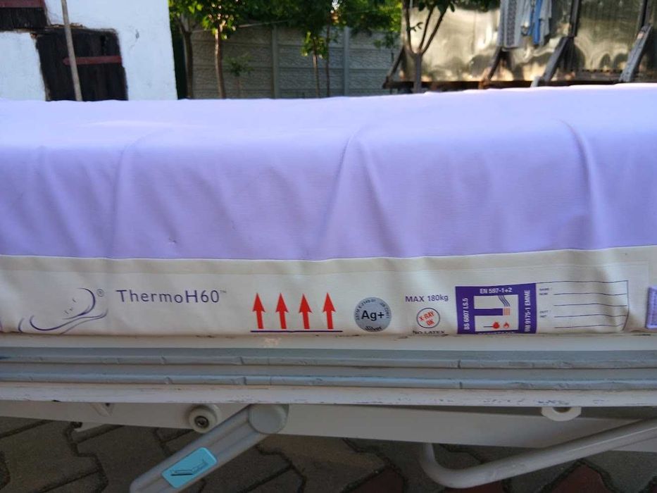 Pat medical de poziționare mecanică Hillrom, cu saltea inclus