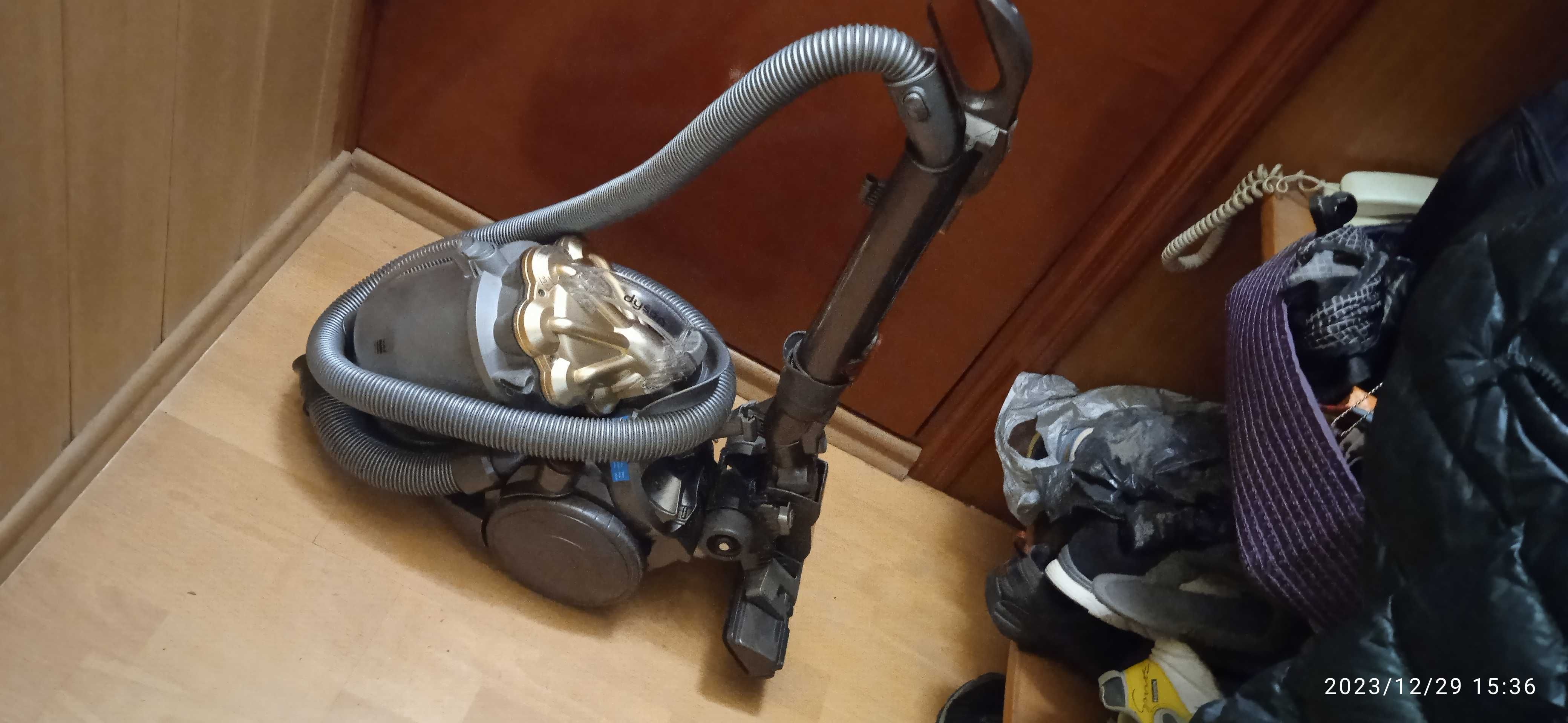 Пылесос Dyson DC20 Animal (домашних животных) Stowaway (Англия)