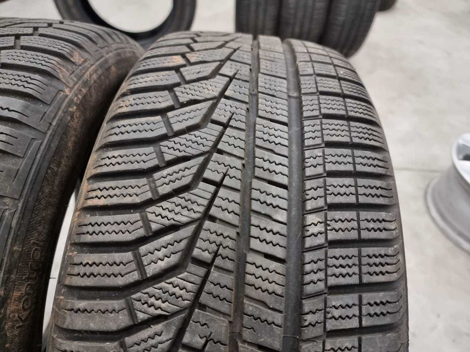 2 Anvelope IARNA 225.50.17 'Hankook' [dot 2020] ; stare foarte buna