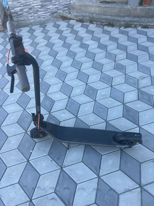 Trtineta NINEBOT E2 plus