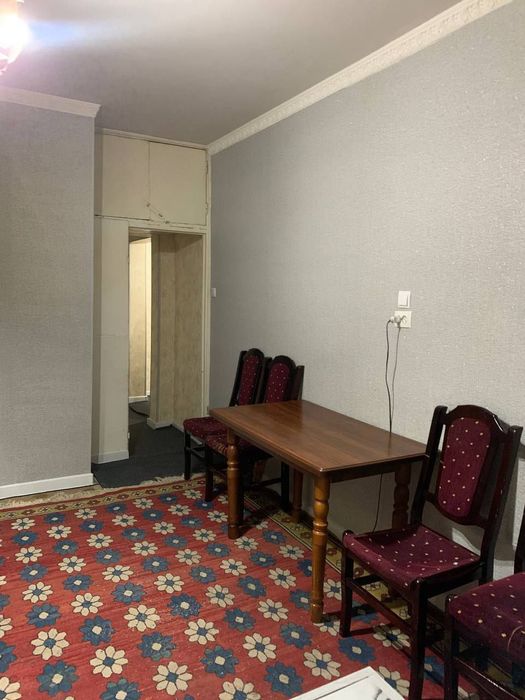 Юнусабад-4. 2-комнатная 64м2. Срочно Универсам базар, Метро