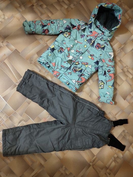 Продам зимний костюм для девочки
