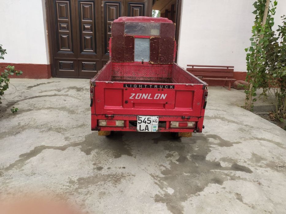 Motorol ıkkı yon tomonıda eshıkları bor