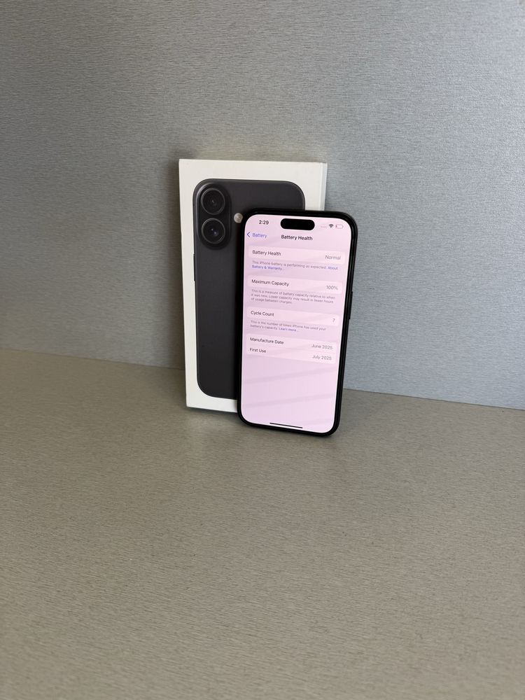 Продавам iPhone 16 на 7 цикъла