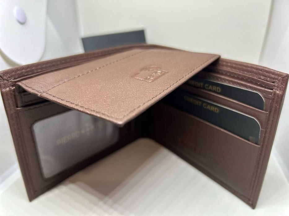 Мъжки кафяв портфейл Pierro Poggi