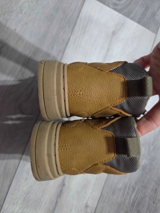 Ghete Zara masura 26, purtati putin