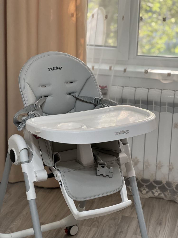 Продам стульчик для кормления Peg-Perego Prima Pappa Follow Me