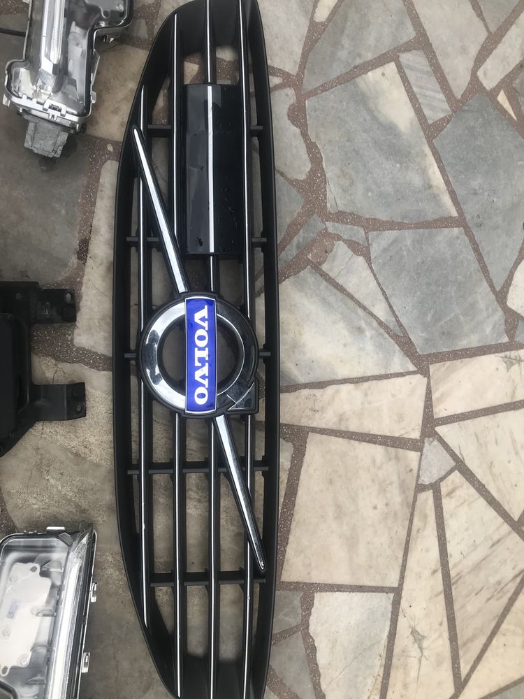Решетка и дистроник за Volvo V60 S60 2014