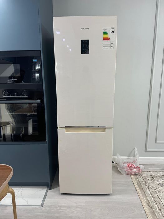 Продам холодильник Samsung