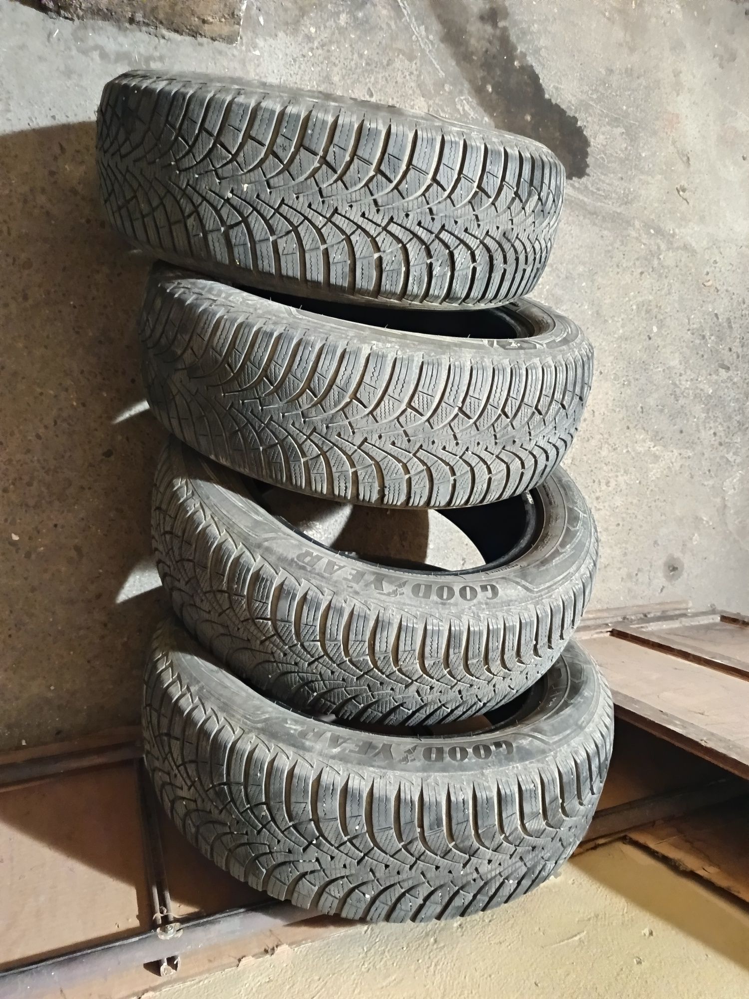 Goodyear 205/60 R16 DOT 2021