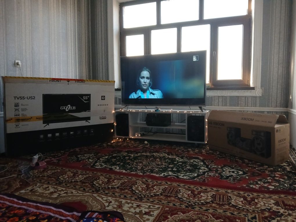 Телевизор Гайзер 55 . LG X BOX