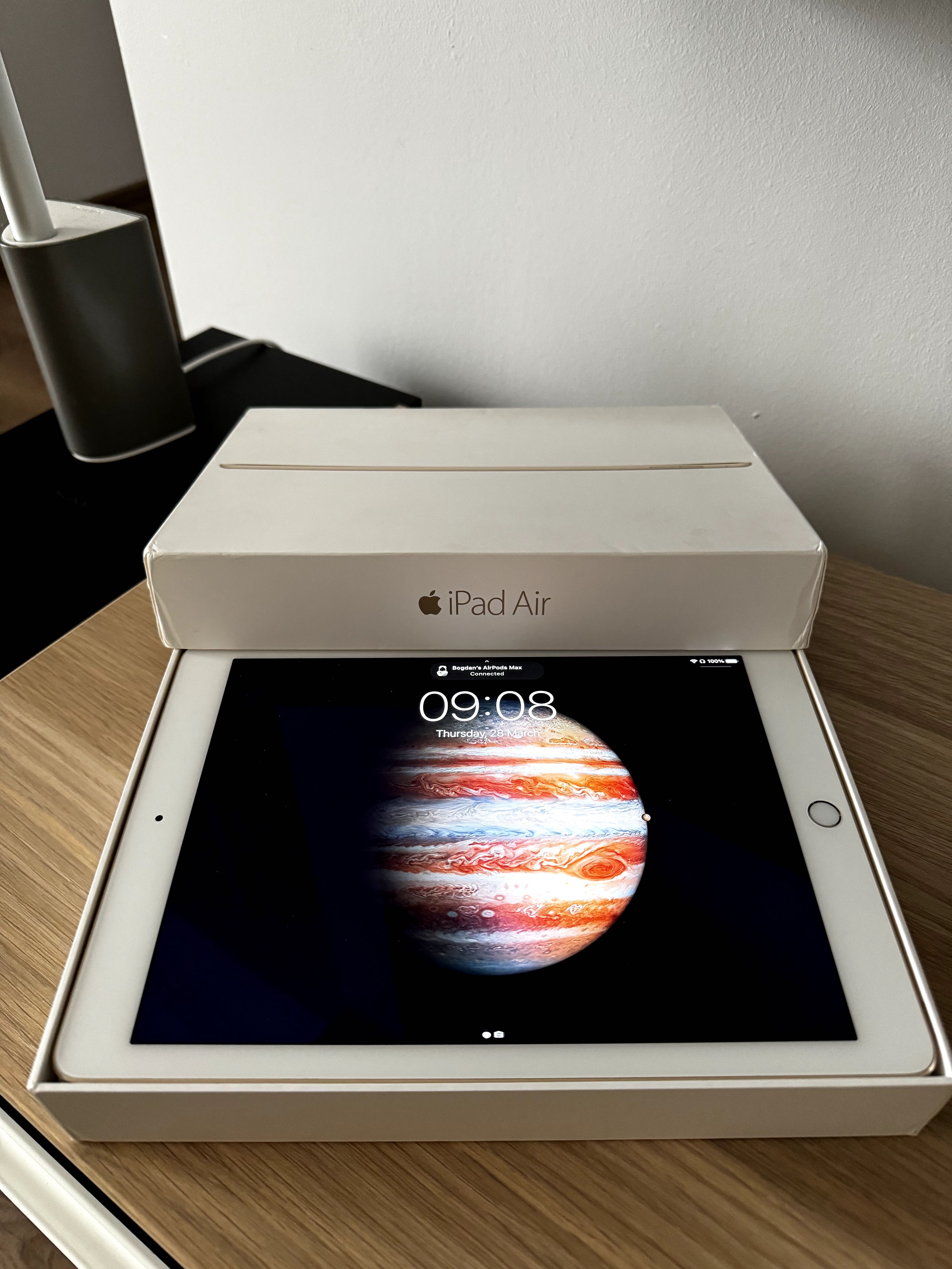 iPad Air 2 Gold 16GB + Husă Piele Apple
