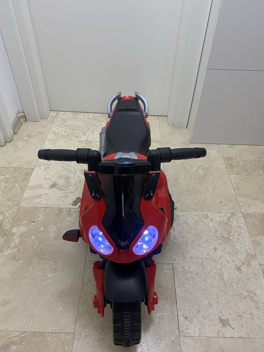 Motocicleta electrica polite rosie copii