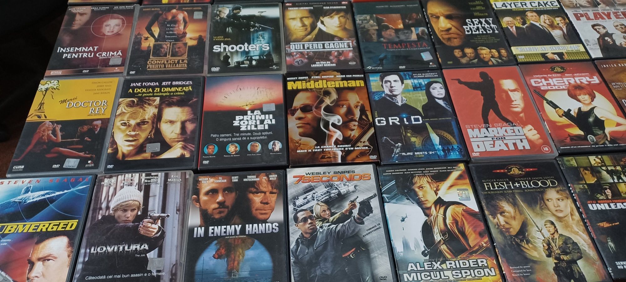 Dvd originale 250 de dvd,Se dau toate.Pret 2 RON bucataa
