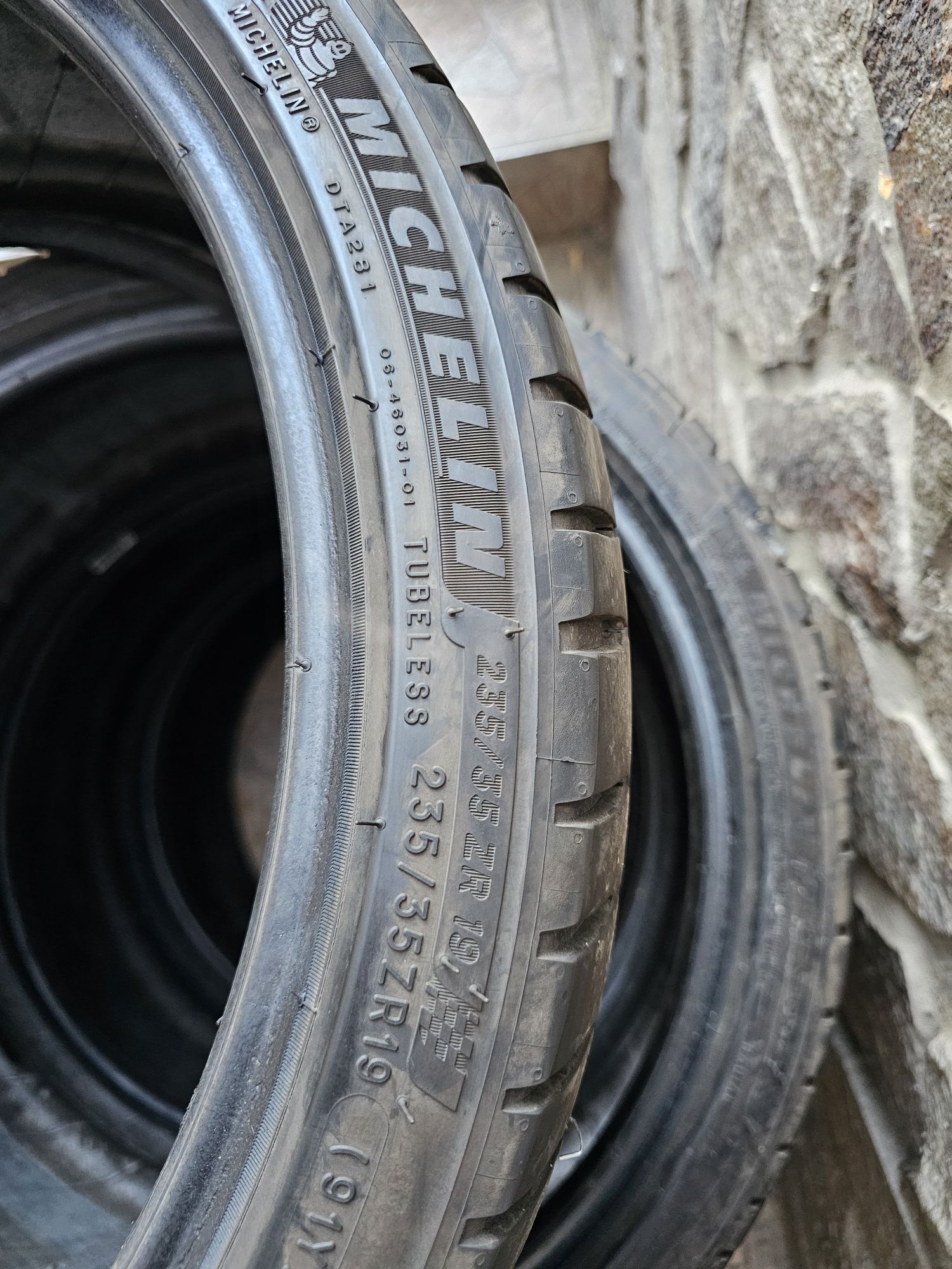 Anvelope Michelin 235/35 R19 Ca Noi!