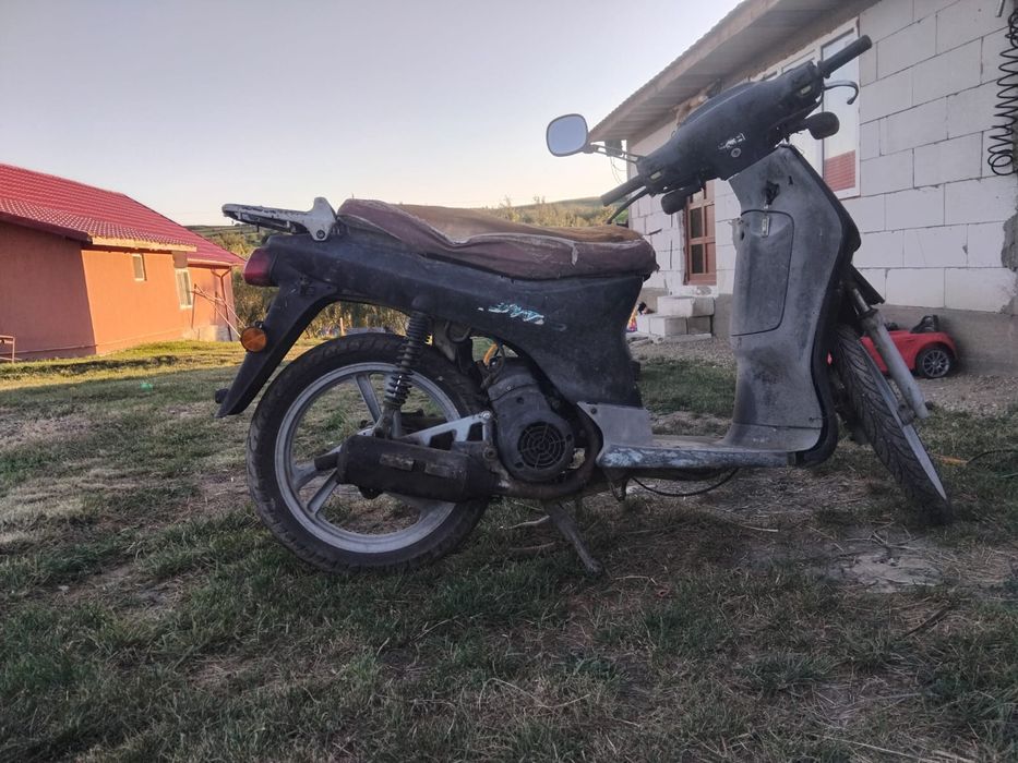 Vând  scuter honda 39cc