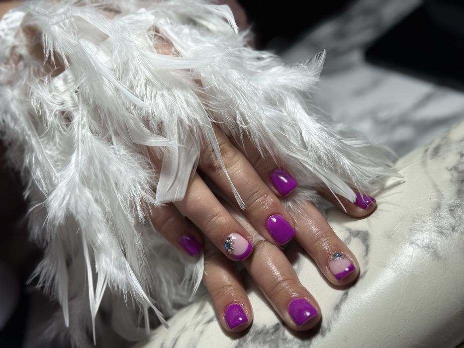 Unghii cu gel si semi