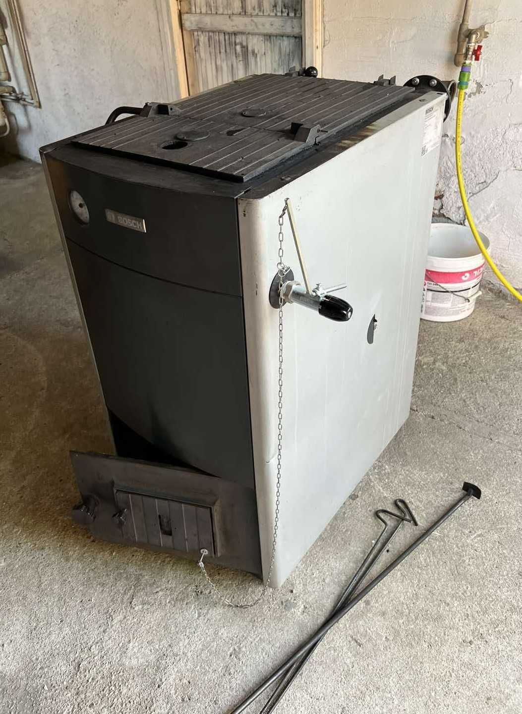 Котел BOSCH за парно на дърва и въглища 32 kW, и 2 радиатора