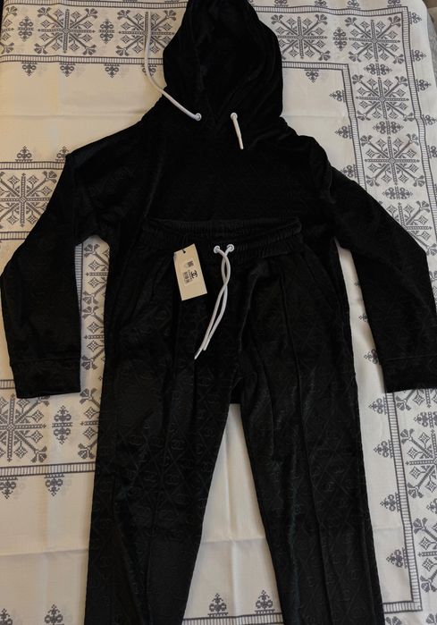 Chanel-Автентичен нов дамски комплект S размер