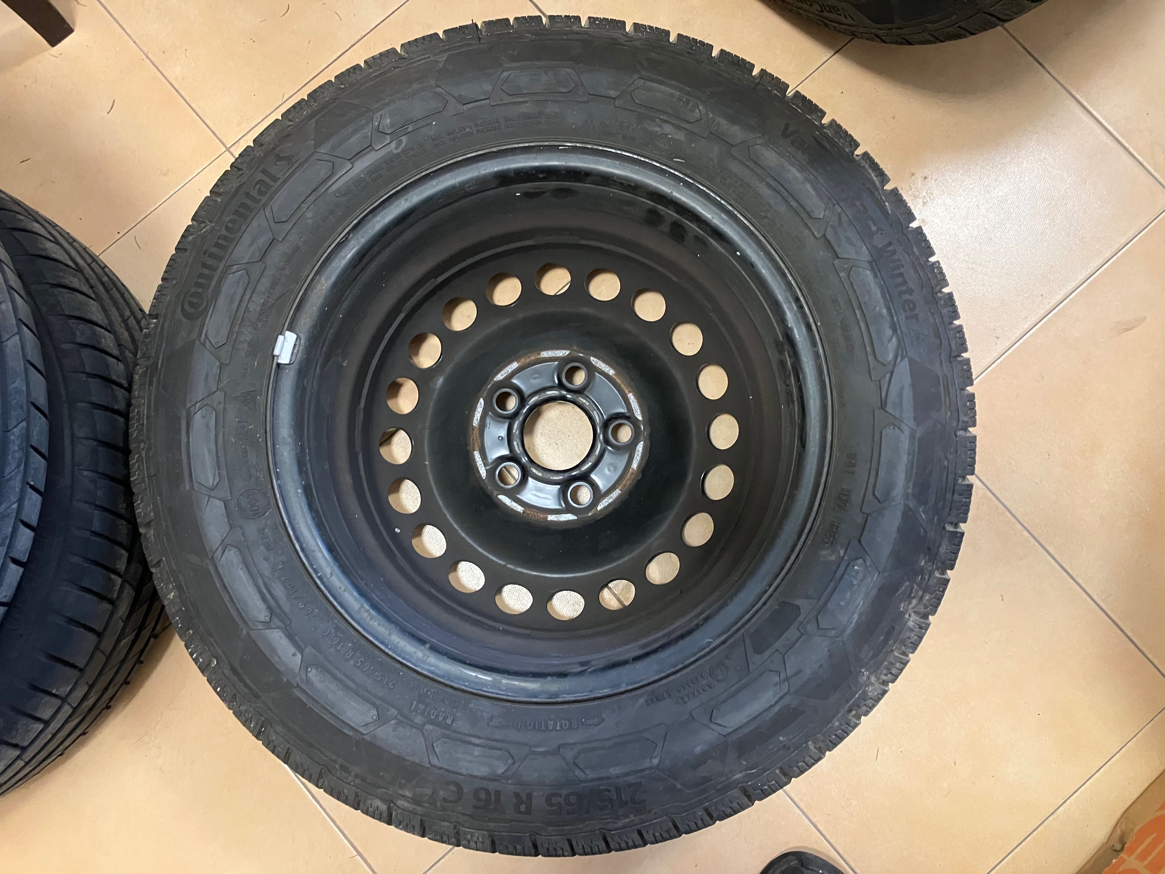 Продавам БУСОВИ 4 бр CONTINENTAl 215/65 R 16 C зимни гуми