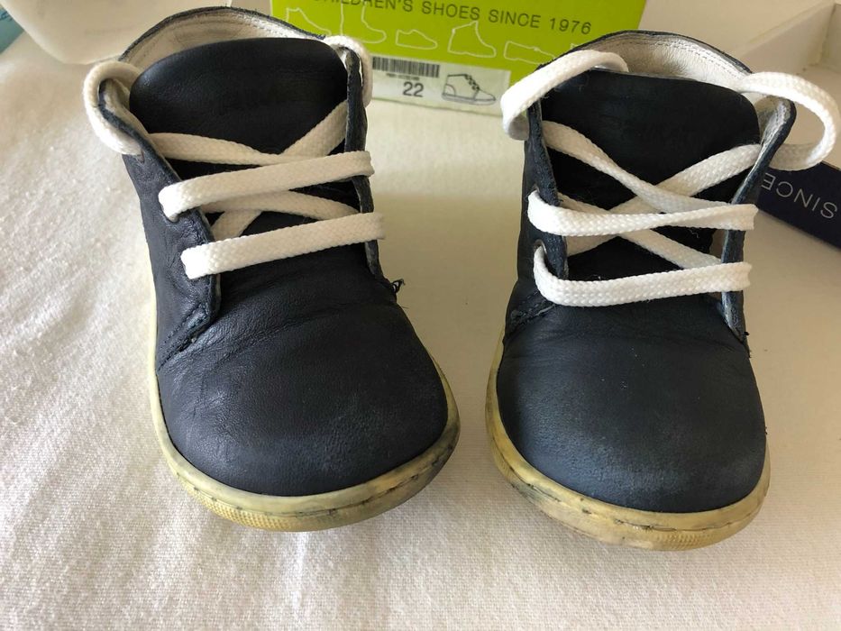 Vand 1 pereche pantofi Primigi nr.22 culoare Albastru