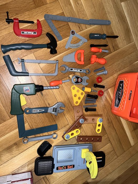 Куфар работилница с инструменти