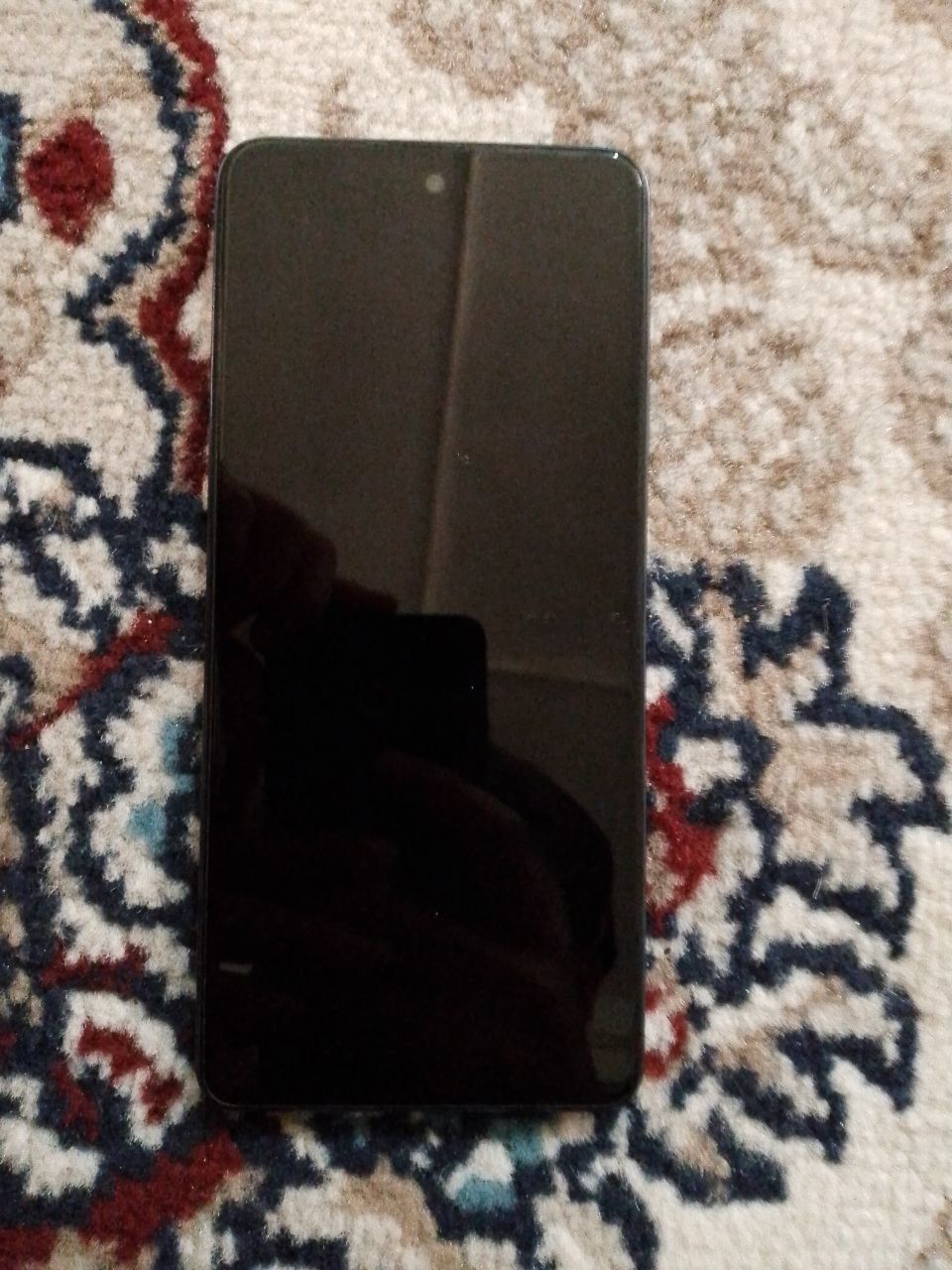 Infinix hot 40 srochna sotiladi xotirasi 16/256GB karobka dakument bor