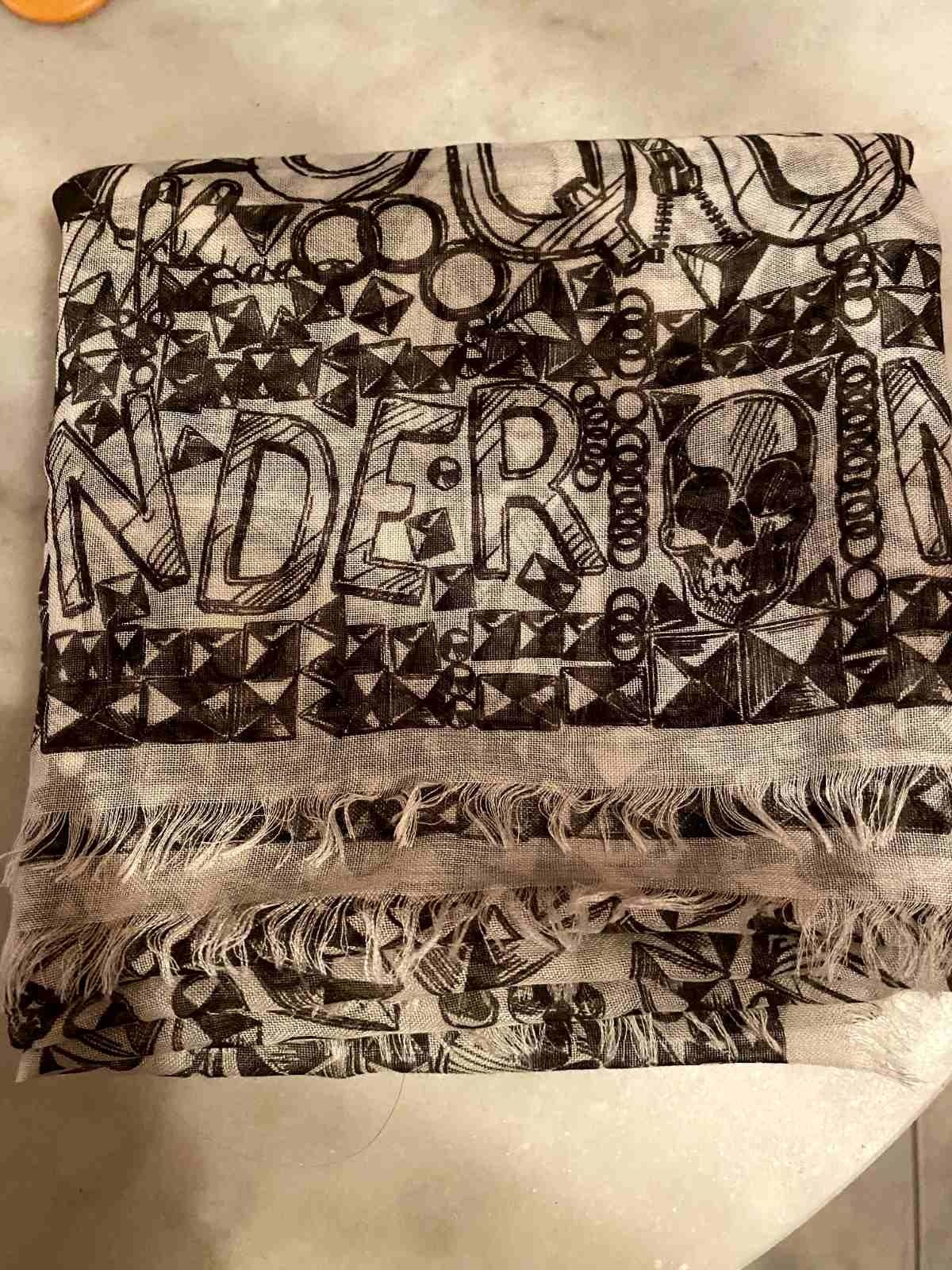 Оригинален шал, Mcqueen