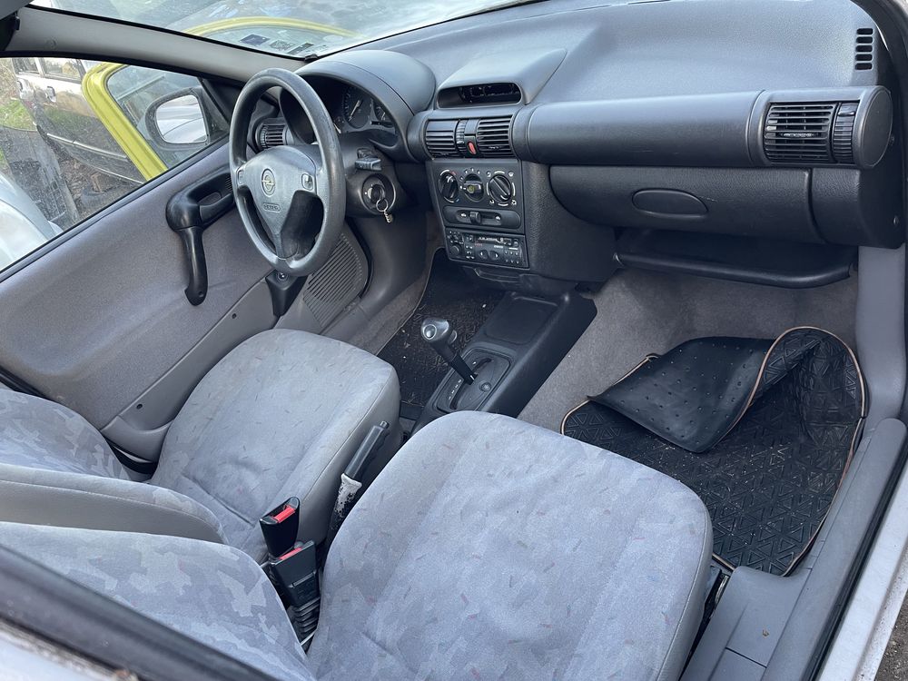 Opel Corsa B 1.4i 60кс 1998г На Части