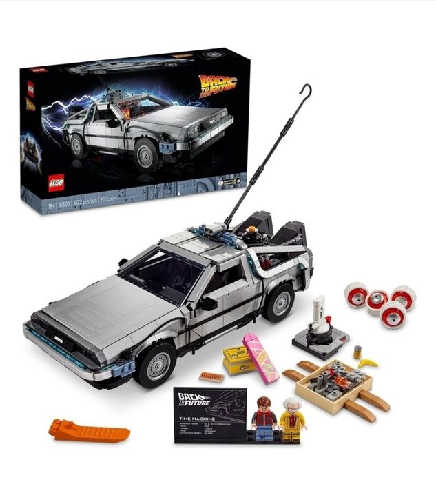 LEGO: Машина времени из «Назад в будущее» Icons 10300