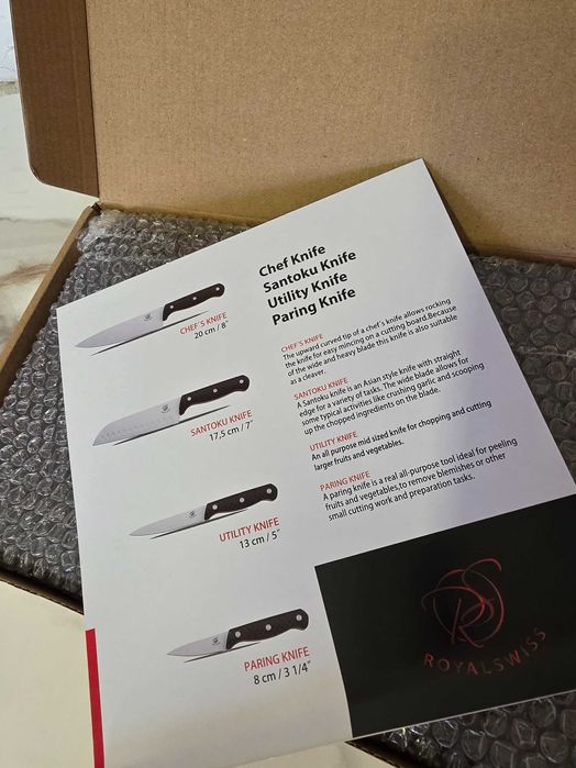 Сет ножове в дървена кутия