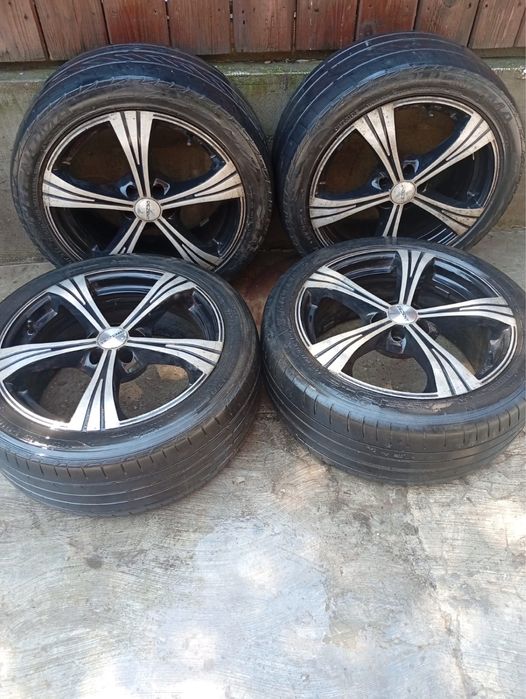 Vand jante Dezent pe 17 cu cauciucuri de vara 225 /45/R17 VW Golf