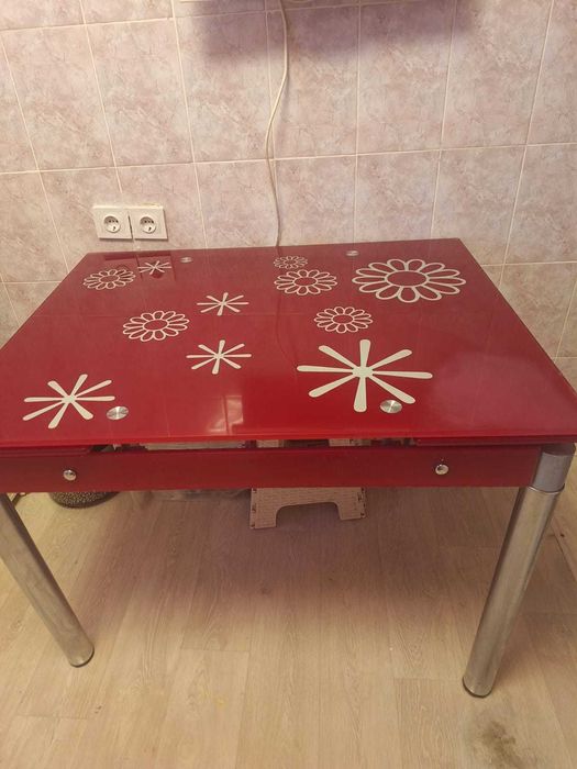 Кухонный стол стеклянный