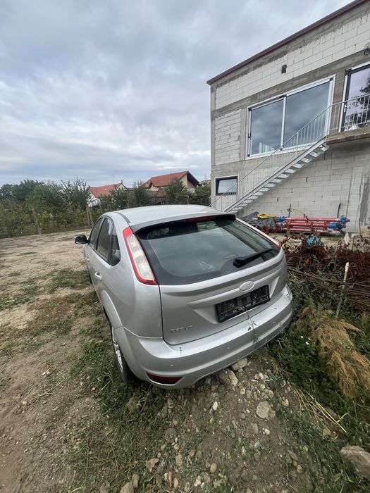 Vand sau dezmembrez FORD FOCUS mk2.5 avariat