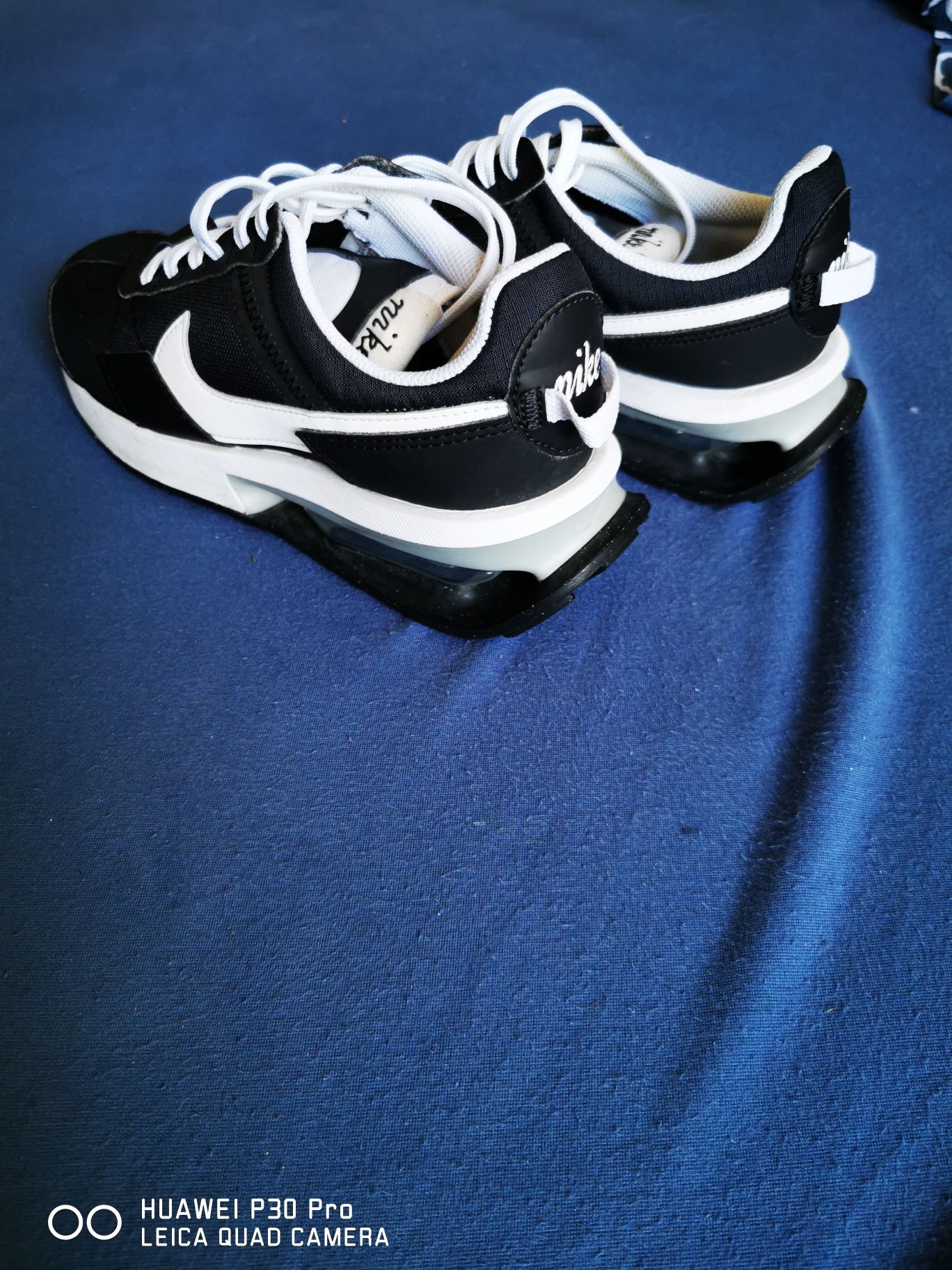 Дамски маратонки Nike