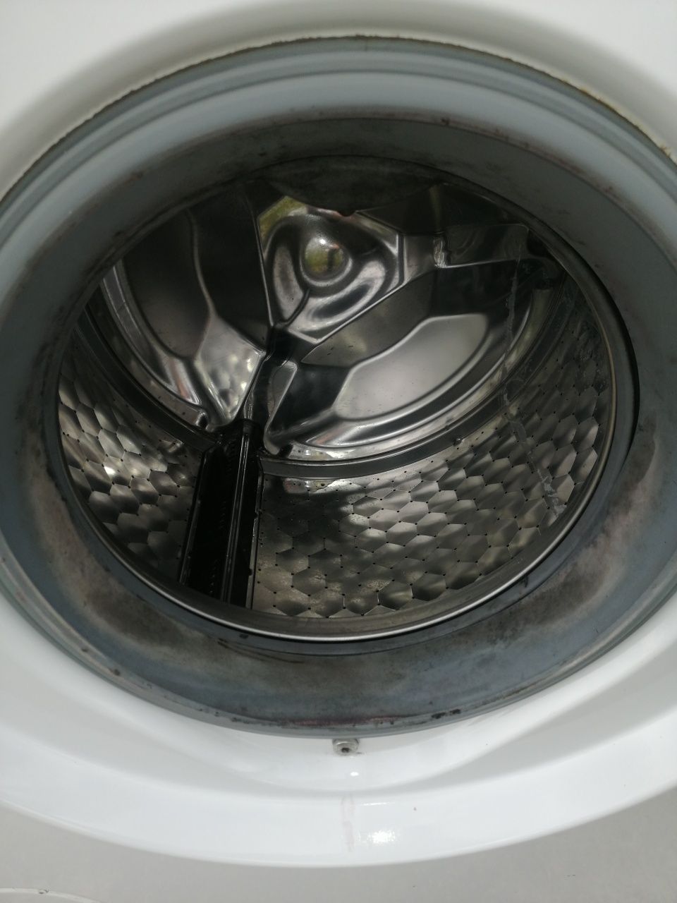 Автоматична пералня(за части) MIELE W1714 пчелна пита